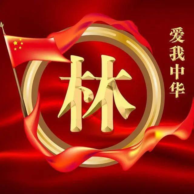 男孩吃鸡腿